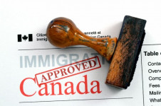 How can I update or ask about an IRCC application in progress? CANADA 